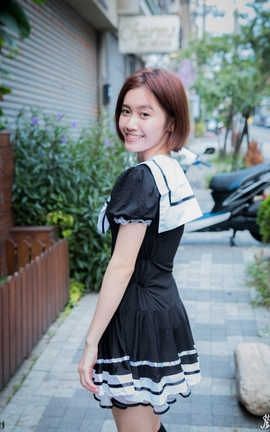 台湾网美 Wangmei 互惠_俏丽短髮的笑顏满分邓邓_东海艺术街街拍#0029
